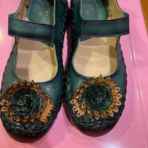 Spring Step L’Artiste teal Hibiscae Mary Jane New without box.  Never worn!